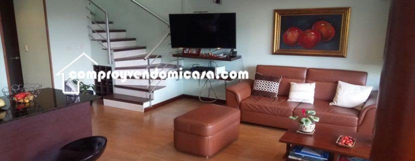 Apartamento en venta Country Club sala y escaleras