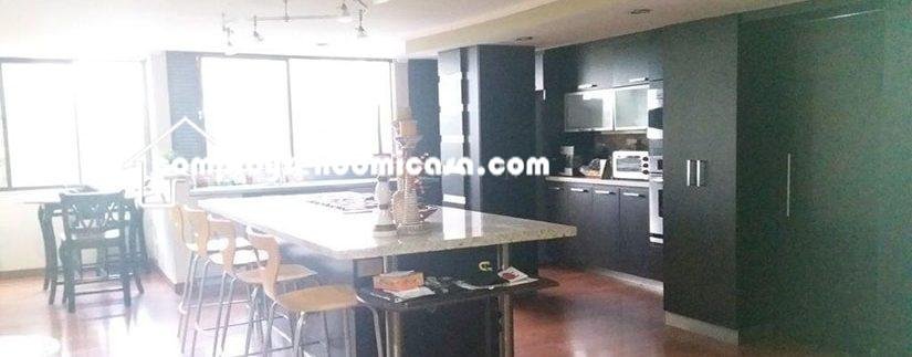 Apartamento en venta en el Poblado Medellín  cocina abierta segunda vista