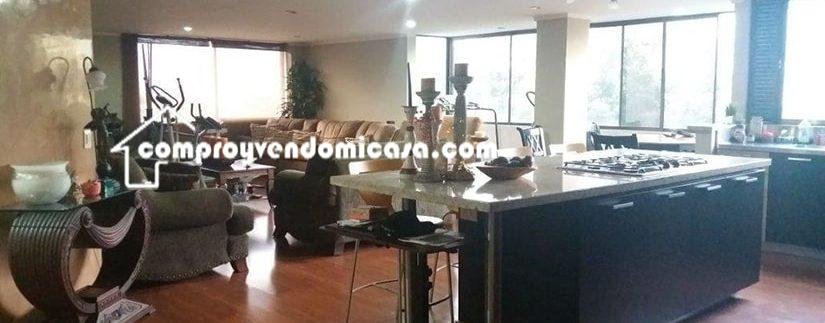 Apartamento en venta en el Poblado Medellín  comedor y cocina