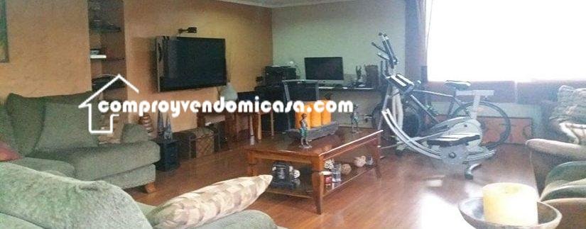 Apartamento en venta en el Poblado Medellín sala  comedor