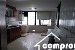 Apartamento en venta o arriendo Santa Barbara -Cocina1