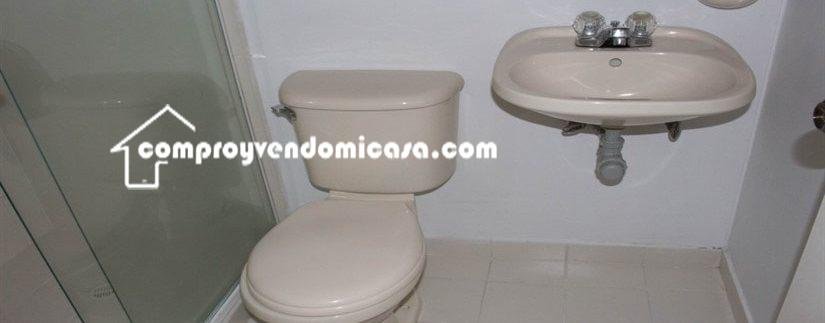 Apartamento en venta Loma de los Bernal-baño