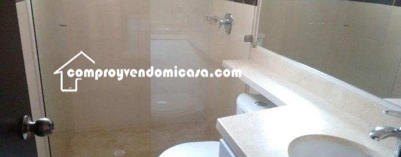 Apartaestudio en Venta Santa Barbara Central -baño8