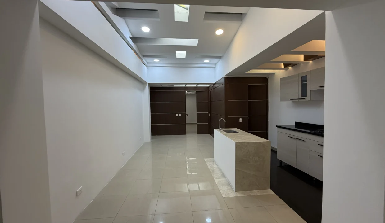 apartaestudio-en-venta-santa-barbara-1.HEIC