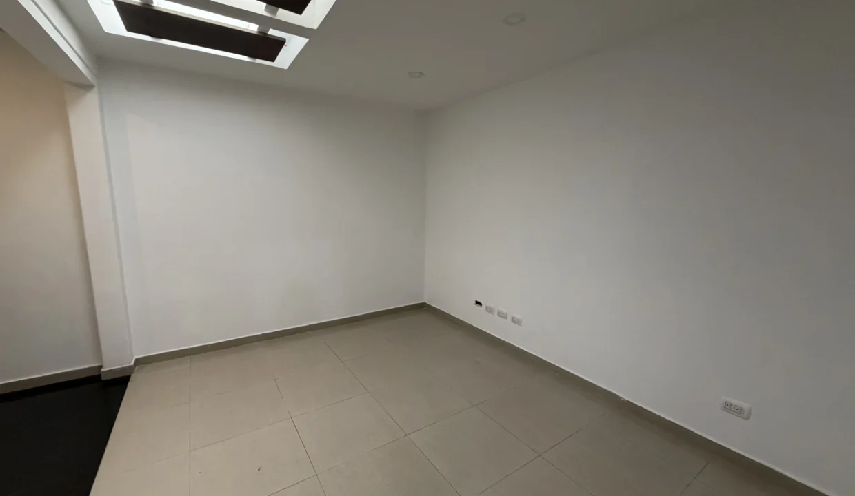 apartaestudio-en-venta-santa-barbara-10.HEIC