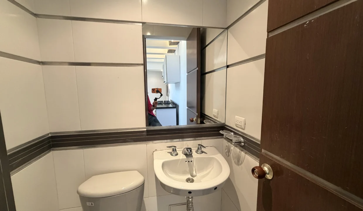 apartaestudio-en-venta-santa-barbara-4.HEIC