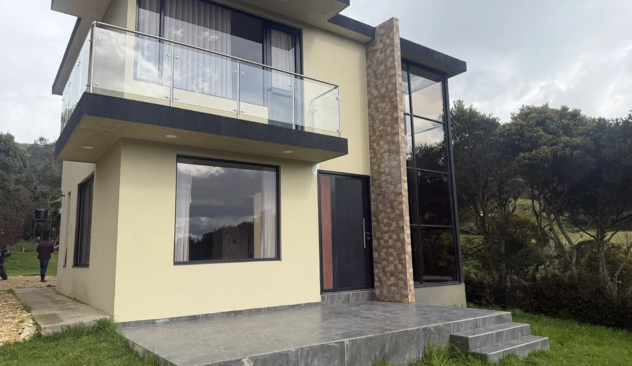 casa-en-venta-en-la-calera-1.HEIC