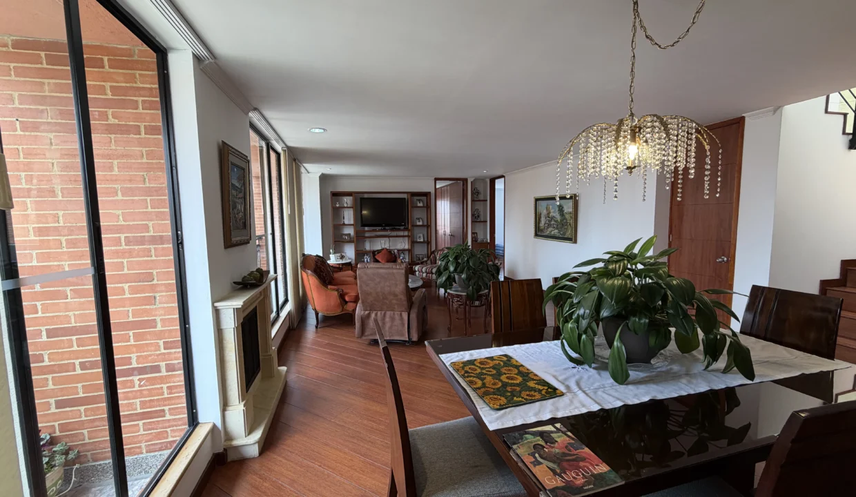 apartamento-venta-colina-campestre-terraza-11.HEIC