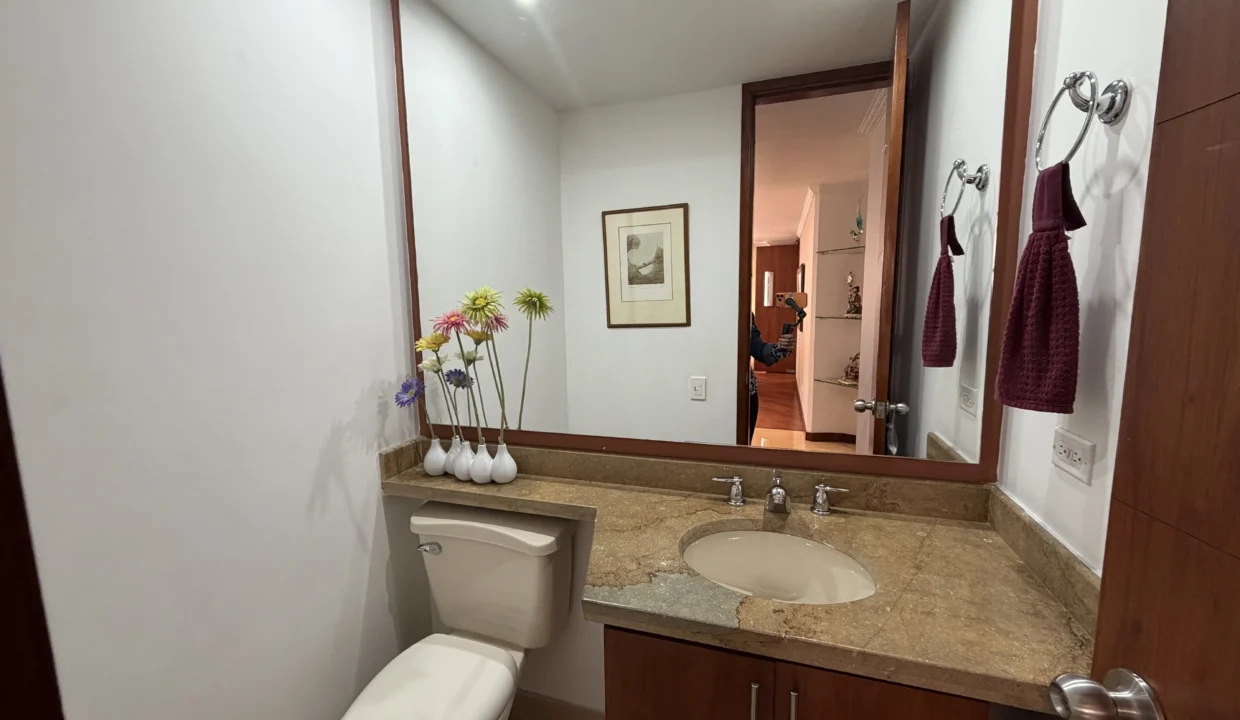 apartamento-venta-colina-campestre-terraza-2.HEIC