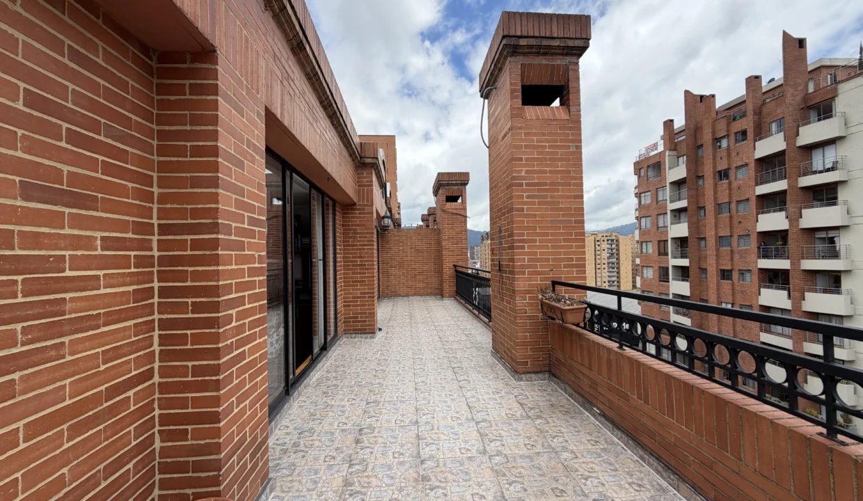 apartamento-venta-colina-campestre-terraza-41.HEIC