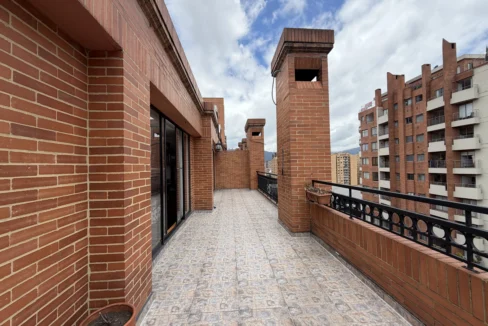 apartamento-venta-colina-campestre-terraza-41.HEIC