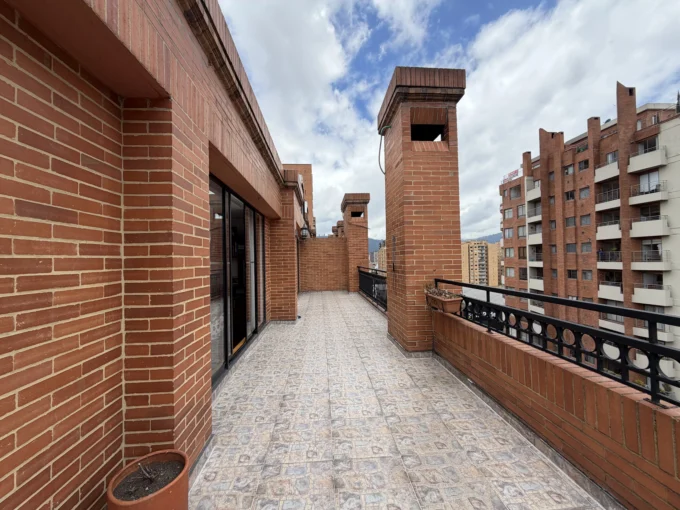 apartamento-venta-colina-campestre-terraza-41.HEIC
