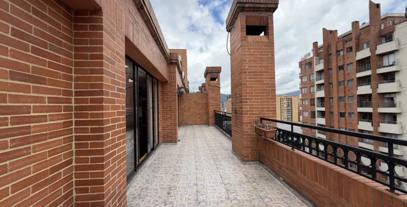 apartamento-venta-colina-campestre-terraza-41.HEIC