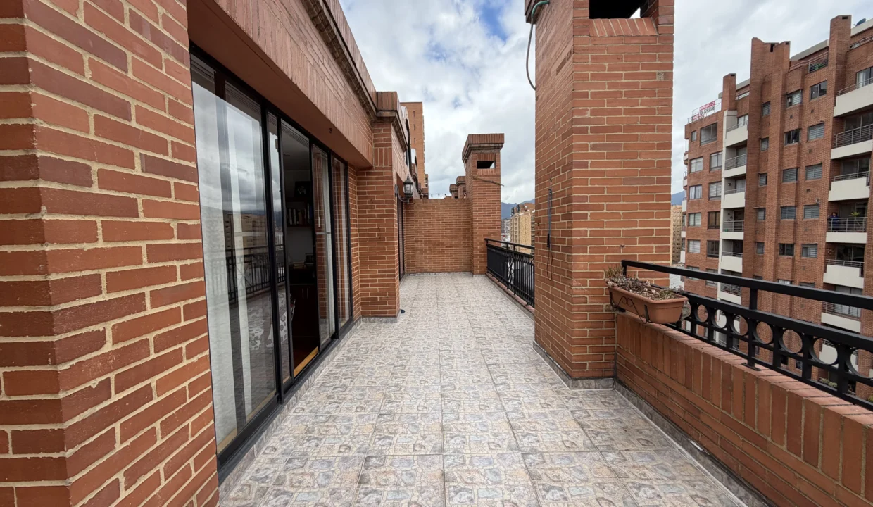 apartamento-venta-colina-campestre-terraza-42.HEIC