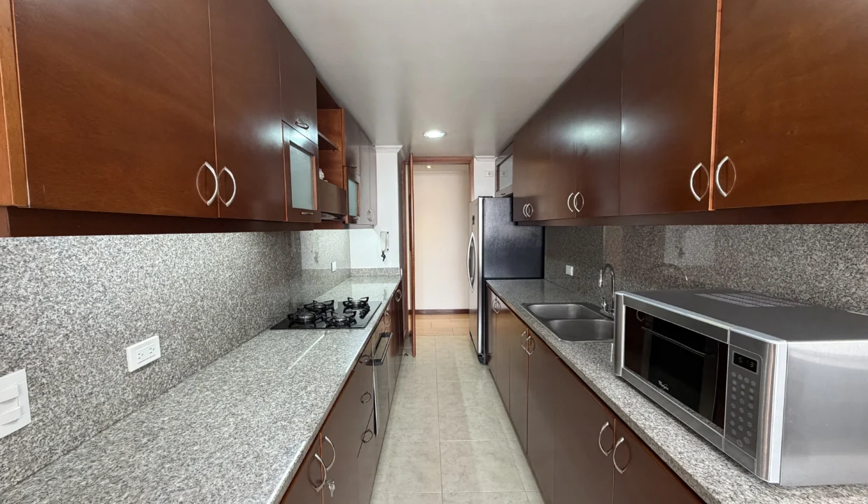 apartamento-venta-colina-campestre-terraza-7.HEIC