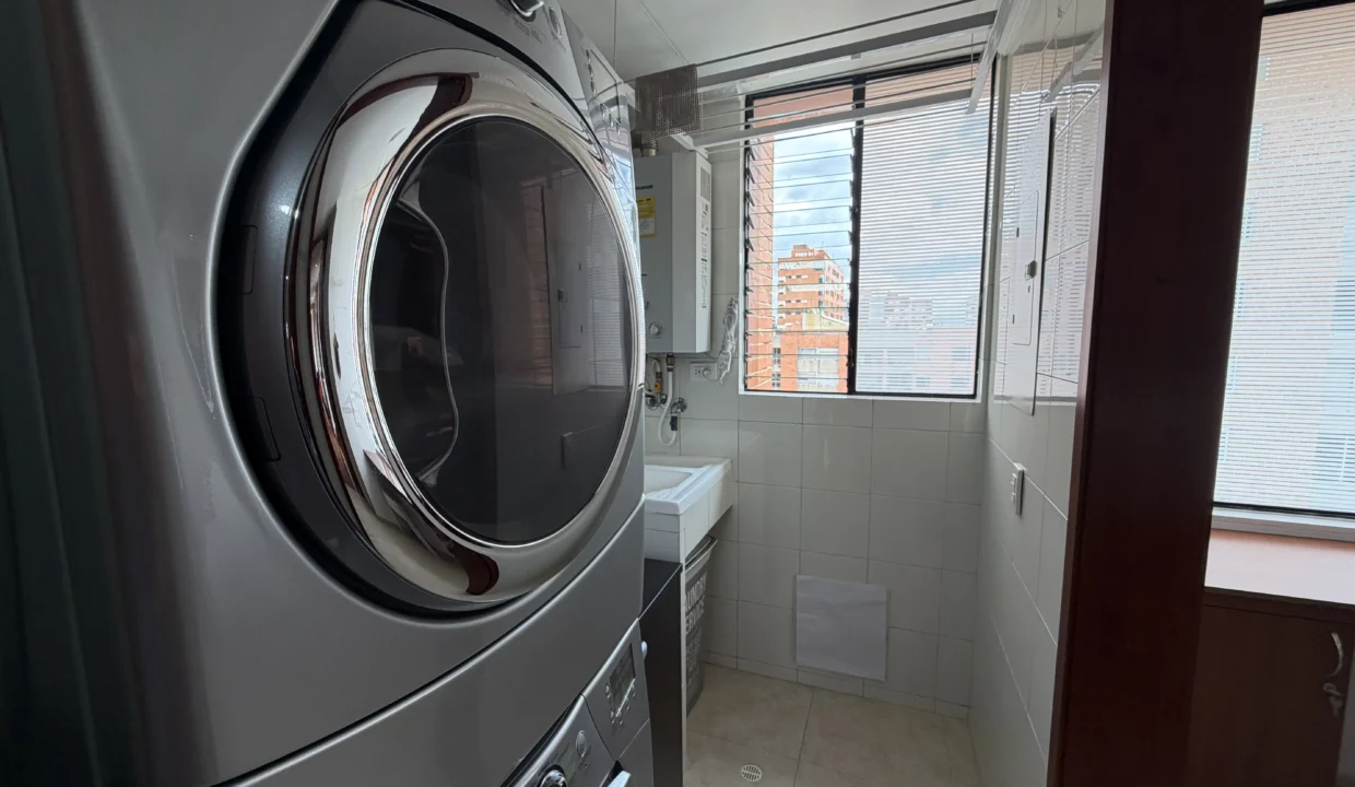 apartamento-venta-colina-campestre-terraza-9.HEIC